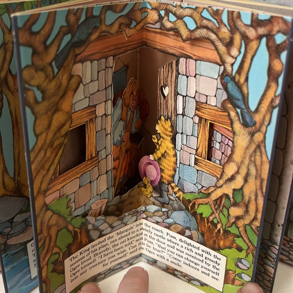 Vintage Puss in Boots and Hansel and Gretel- A Peepshow Book 1977 Carousel Books - Picture 5 of 16